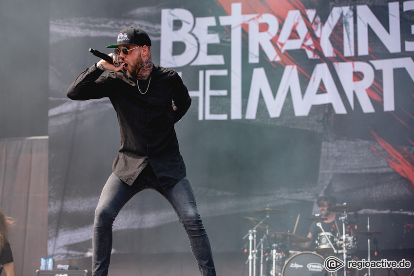 Betraying The Martyrs (live beim Summer Breeze 2018)