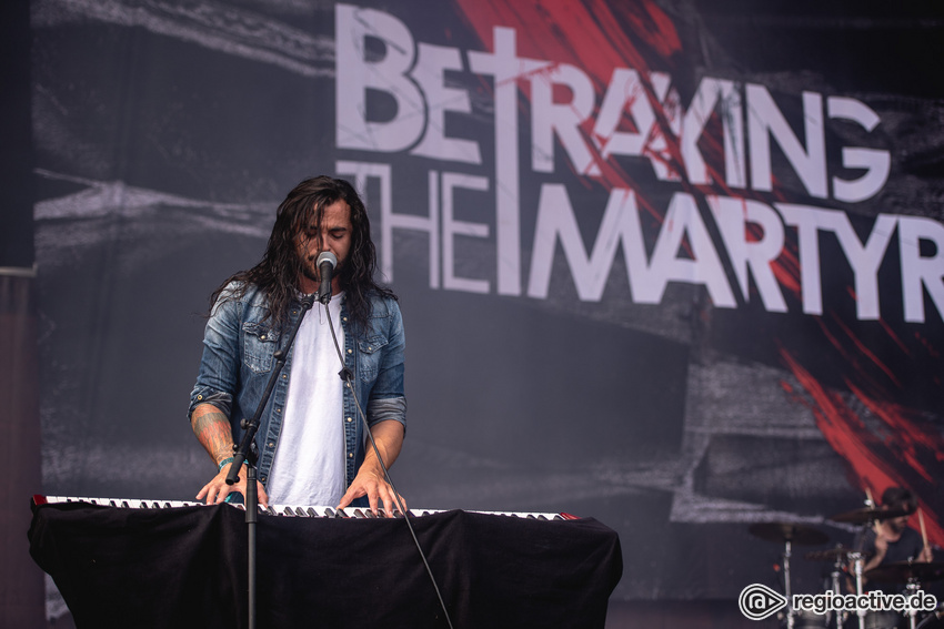 Betraying The Martyrs (live beim Summer Breeze 2018)