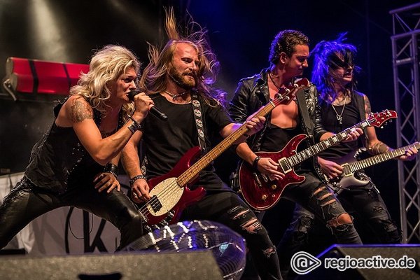Hard-Rock vom Feinsten - Kissin' Dynamite: Bilder ihres tobenden Gigs bei Rock im Hinterland 2018 