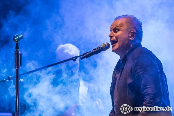 Tumult-artige Vorkommnisse - Herbert Grönemeyer reitet in der SAP Arena Mannheim auf einer Welle der Euphorie 