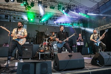 Weltlich - Vielfältig: Live-Bilder von Gasmac Gilmore bei Rock im Hinterland 2018 