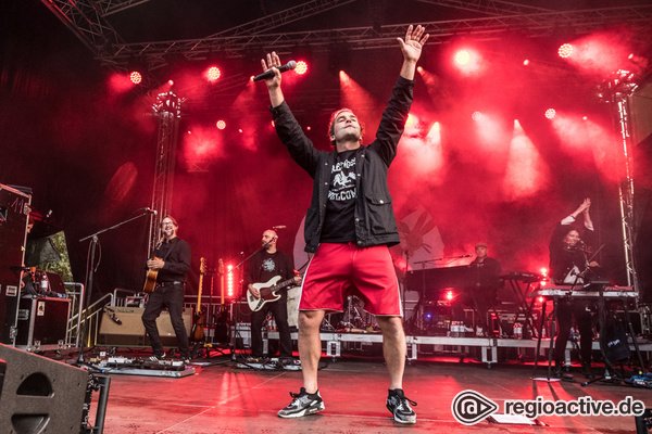 Deutsch-Pop gegen Rechts - Bosse: Live-Bilder seines mitreißenden Auftritts beim Jamel rockt den Förster 2018 