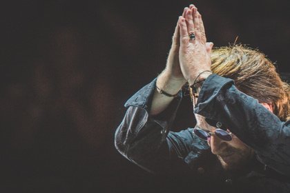 Déjà-vu im März - U2: Neues Album 'Songs of Surrender' mit Neuinterpretationen bekannter Hits 