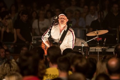 Vereinte Kräfte aus Irland - Ryan Sheridan: Live-Bilder des Openers von Rea Garvey im Rosengarten Mannheim 