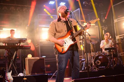 Das Licht angelassen - Leidenschaftlich: Bilder von Tom Walker live beim SWR3 New Pop Festival 2018 