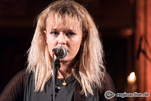 Markanter Gesang - Kratzig: Bilder von Lion live beim Reeperbahn Festival 2018 