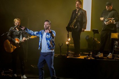 Neue Wege - Sasha: Bilder des Sängers live in der Jahrhunderthalle Frankfurt 