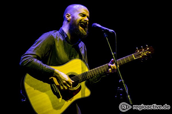 Solo - Bilder von Andrew Groves als Opener von Biffy Clyro live in Frankfurt 