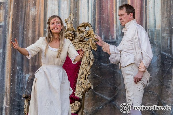 Fesselnd - Die Dramatische Bühne spielt Faust: Live-Bilder vom Altstadtfest Frankfurt 