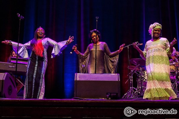 Aus allen Teilen Afrikas - Les Amazones d'Afrique: Bilder des Eröffnungskonzerts von Enjoy Jazz 2018 in Heidelberg 