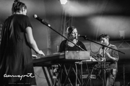 Keyboards & Gitarre - Elektro-Pop: Bilder von Lluvia live beim Rockbuster- Finale 2018 