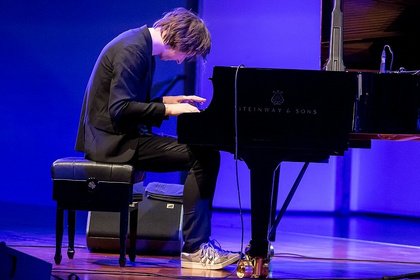 Meisterlich - Michael Wollny zeigt bei Enjoy Jazz 2018 in Ludwigshafen die Vielseitigkeit des Klavier-Trios 