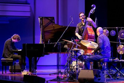 Variantenreich - Fotos des Michael Wollny Trios live bei Enjoy Jazz 2018 in Ludwigshafen 