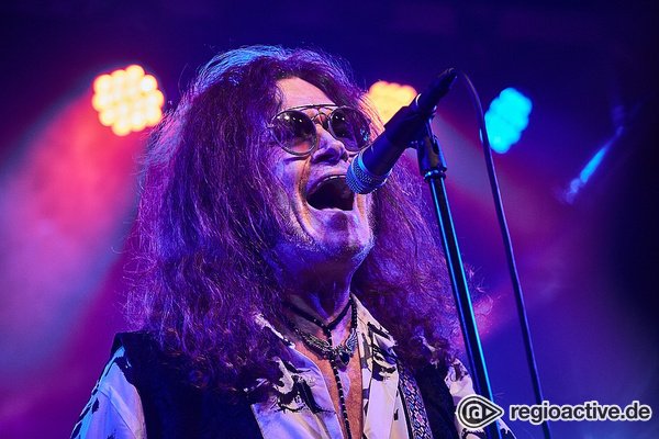 The voice of rock - Live-Fotos von Glenn Hughes im Musiktheater REX in Bensheim 