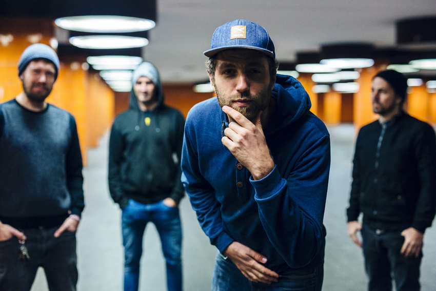 Backstage PRO präsentiert Flonske und Woodship im Soundcheck-Magazin