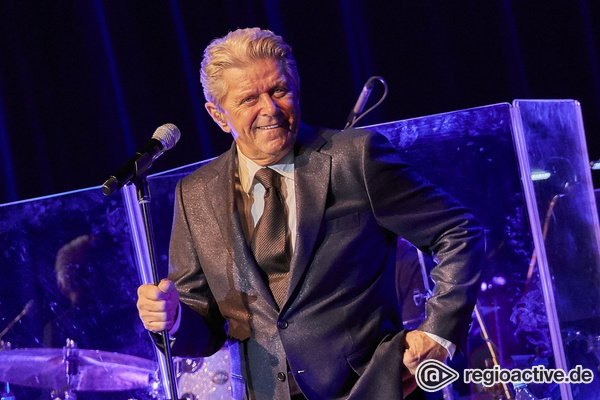 Stimmstark - Opulent: Live-Fotos von Peter Cetera in der Frankfurter Jahrhunderthalle 