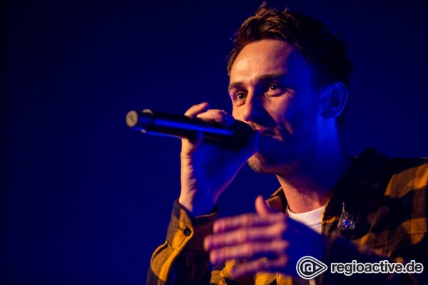 Auf Tuchfühlung - Clueso: Live-Fotos der Handgepäck-Tour in der halle02 in Heidelberg 