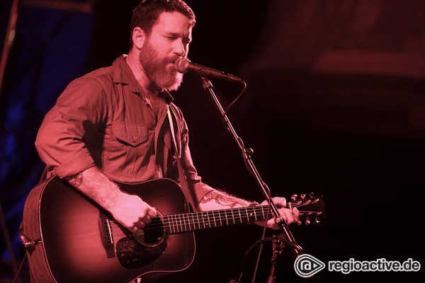 Eindrucksvoll - Chuck Ragan entfesselt stimmliche Urgewalt im UT Connewitz in Leipzig 