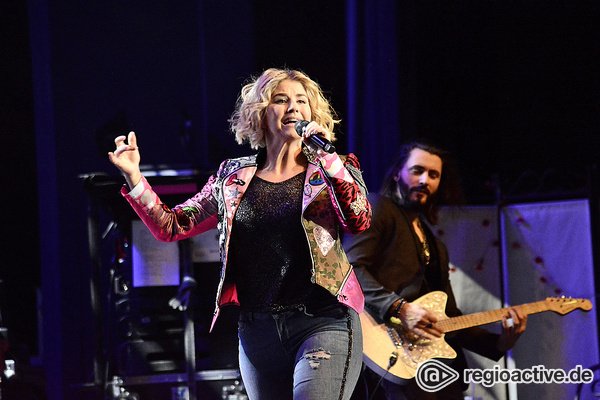 Euphorie im Halbrund - Beatrice Egli: Live-Bilder der "Wohlfühlgarantie"-Tour in Frankfurt 