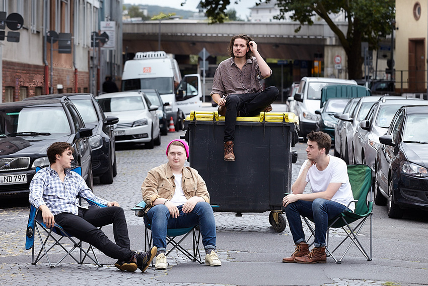 Backstage PRO präsentiert Einsneunzig und Tydes im Soundcheck-Magazin