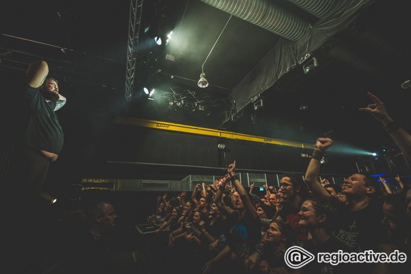 Die Energie muss raus - Eskalation: Fotos von Feine Sahne Fischfilet live in der Batschkapp Frankfurt 