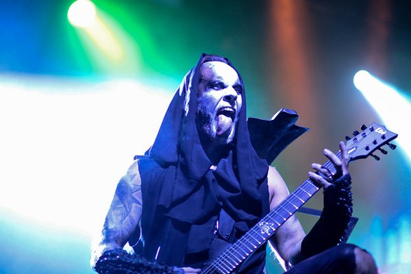 Bösartig as usual - Behemoth live in Frankfurt: Spektakuläre Show mit unaufregendem Soundtrack 