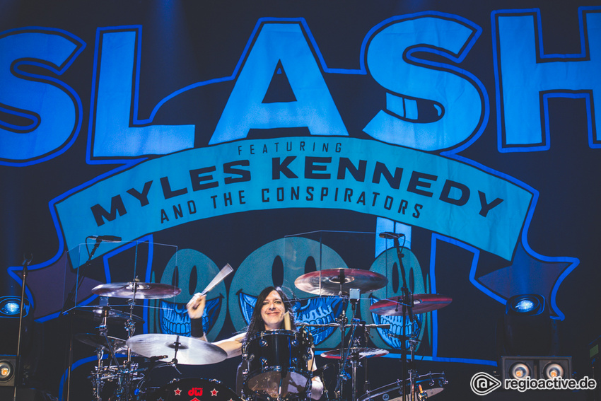 Slash feat. Myles Kennedy & The Conspirators (live in Offenbach, 2019)