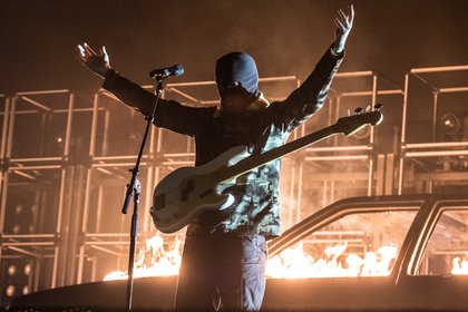 Trendfarbe: gelb - Twenty One Pilots: Fotos der "Bandito"-Tour live in Hamburg 