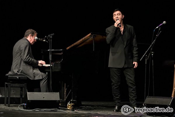 Pop-Größen - Jools Holland & Marc Almond: Fotos des Konzerts im Capitol Mannheim 