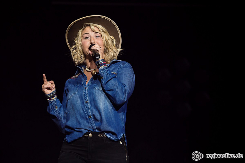 Beatrice Egli (live bei der Schlagernacht des Jahres 2019 in Mannheim)