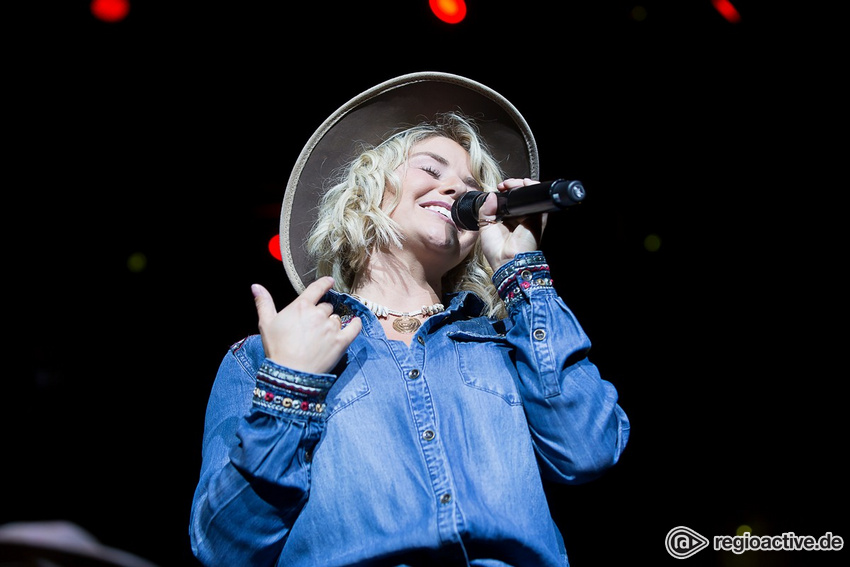 Beatrice Egli (live bei der Schlagernacht des Jahres 2019 in Mannheim)