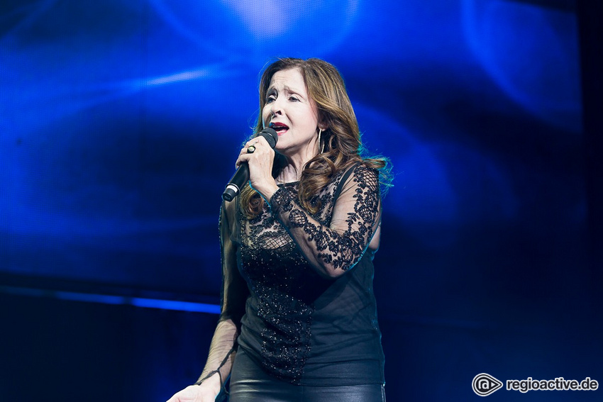 Vicky Leandros (live bei der Schlagernacht des Jahres 2019 in Mannheim)