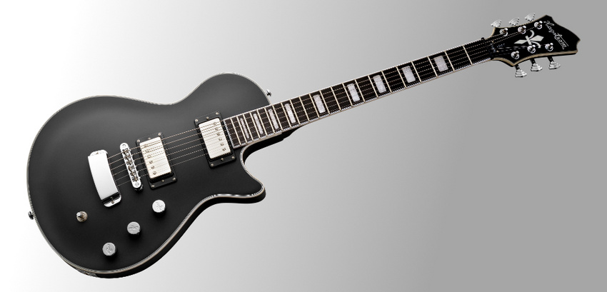 HAGSTROMs neue Singlecut im schicken Satin Outfit