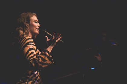 Einstimmig - Freya Ridings lässt in der Batschkapp Frankfurt ihr Potential aufblitzen 