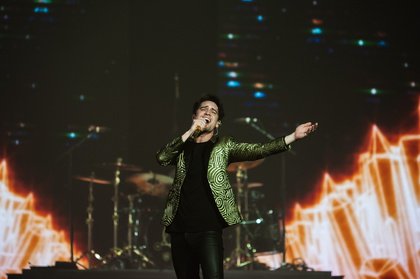 Umschwärmt - Fett: Bilder von Panic! At The Disco live in der Barclaycard Arena in Hamburg 