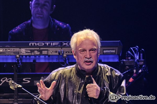 Die Achtziger sind wieder da - Premiere: Fotos von Giorgio Moroder live in der Frankfurter Jahrhunderthalle 