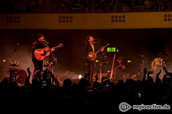 Von allen Seiten - Mittendrin: Fotos von Mumford & Sons live in der Festhalle Frankfurt 