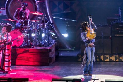 Rockig und funkig - Rasta-Man: Fotos von Lenny Kravitz live in der SAP Arena Mannheim 