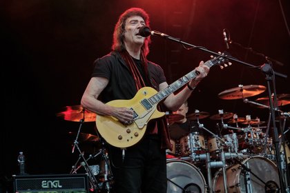 Prog in Perfektion - Genesis Revisited: Steve Hackett spielt beim Open Air in Mainz groß auf 