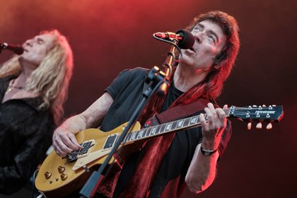 Pfundweiser britischer Ausverkauf - Steve Hackett: Fotos des Prog-Rock-Gitarristen live in der Zitadelle in Mainz 