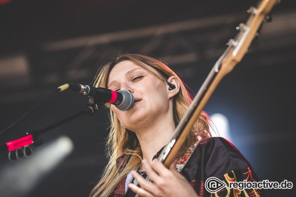 Wut aus Südtirol - Im Partnerlook: Bilder von Anger live beim Maifeld Derby 2019 