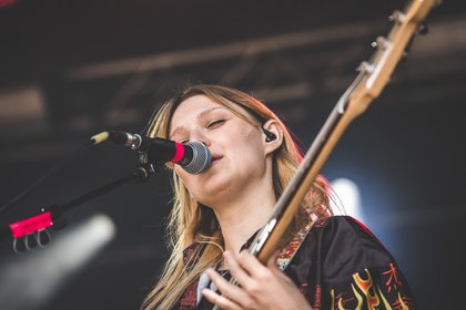 Wut aus Südtirol - Im Partnerlook: Bilder von Anger live beim Maifeld Derby 2019 