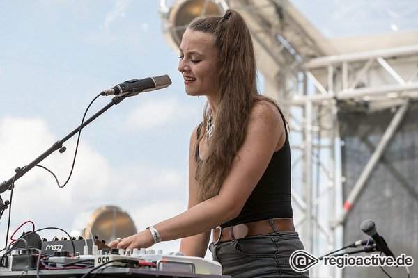 Gefühlvoll - Lisa Morgenstern: Live-Bilder der Sängerin beim Maifeld Derby 2019 