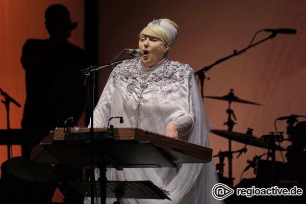 Zwei Seiten eines Duos - Erhaben: Dead Can Dance live in der Alten Oper Frankfurt 