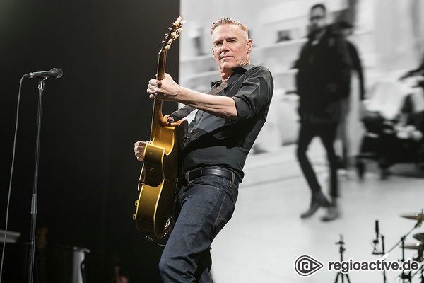 Ein langer Abend voller Hits - Bryan Adams versprüht Nostalgie und gute Laune in der Festhalle Frankfurt 