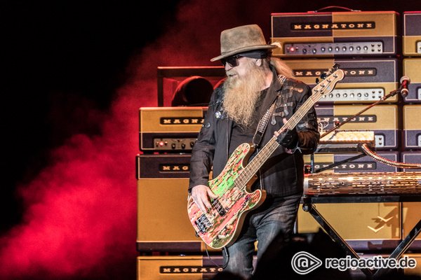 Die Band ehrt seinen Wunsh - ZZ Top-Bassist und -Sänger Dusty Hill im Alter von 72 Jahren gestorben 