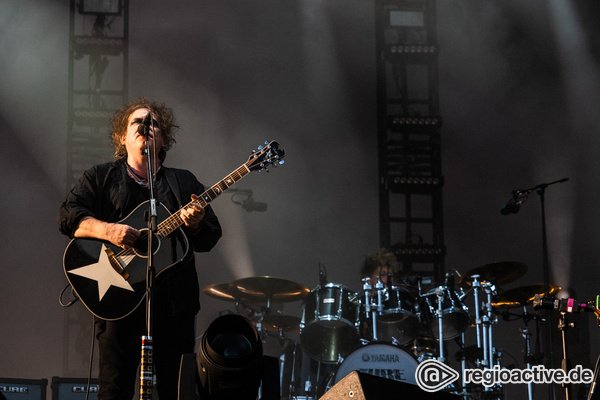 Geschäftig - The Cure arbeiten gleichzeitig an drei Alben 