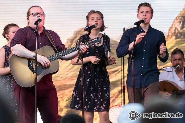 Erfolgreiche Neuauflage - Hitzeschlacht: Bilder von Angelo Kelly & Family live beim Burgsommer Neuleiningen 