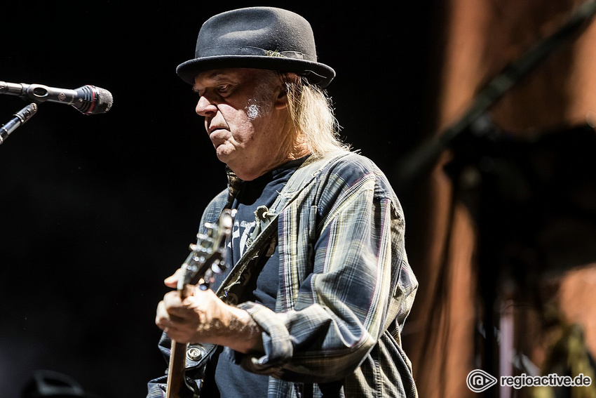 Neil Young + Promise of the Real (live in Mannheim 2019)