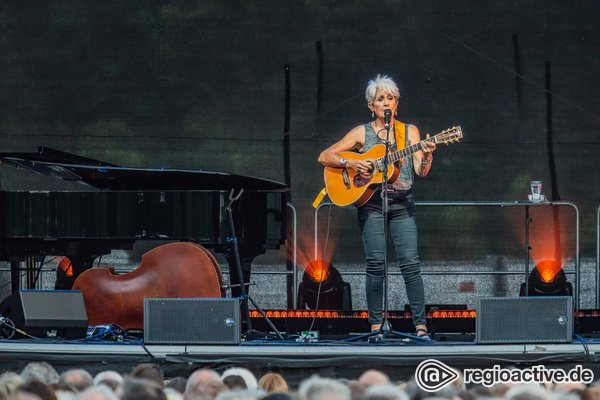 Tatsächlich das Ende - Joan Baez: Bilder & Bericht des Abschiedskonzerts in Bad Honnef 